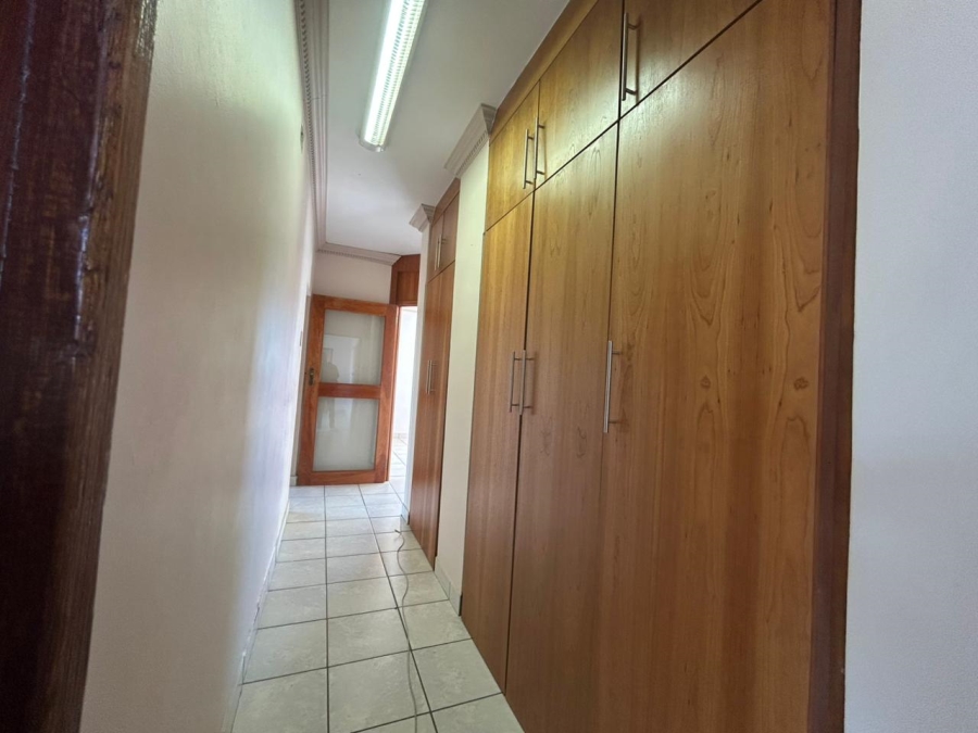 5 Bedroom Property for Sale in Birdwood Estate North West
